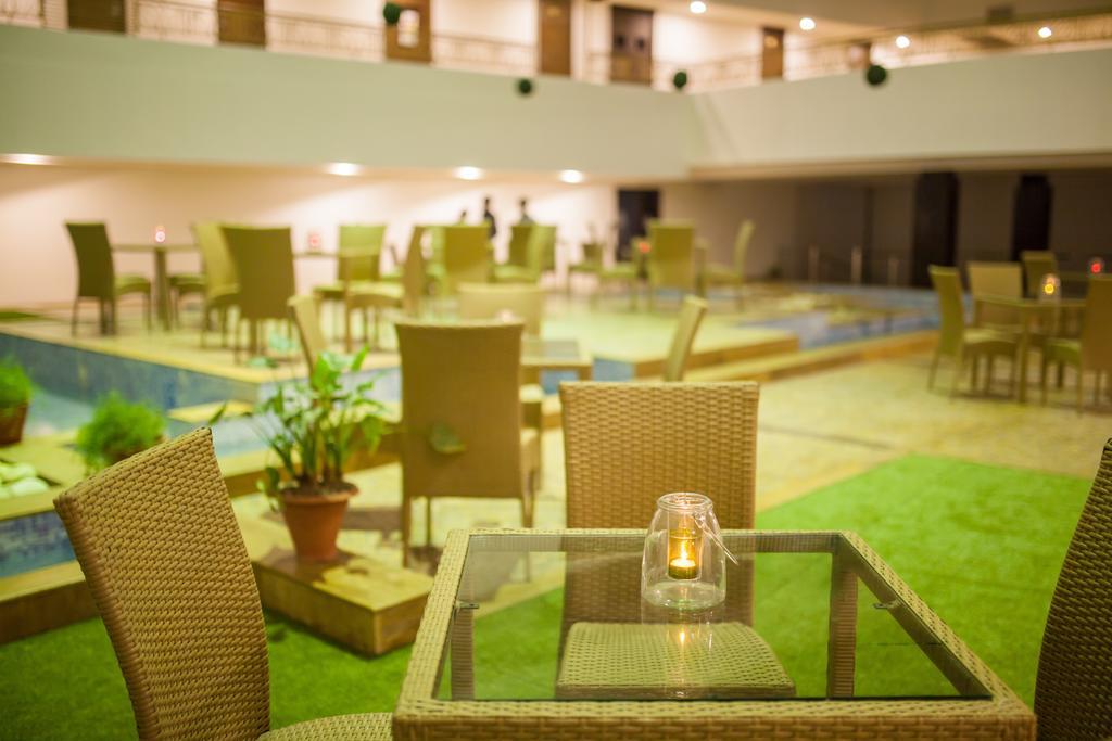 Velvet Clarks Exotica Hotel Zirakpur Eksteriør billede