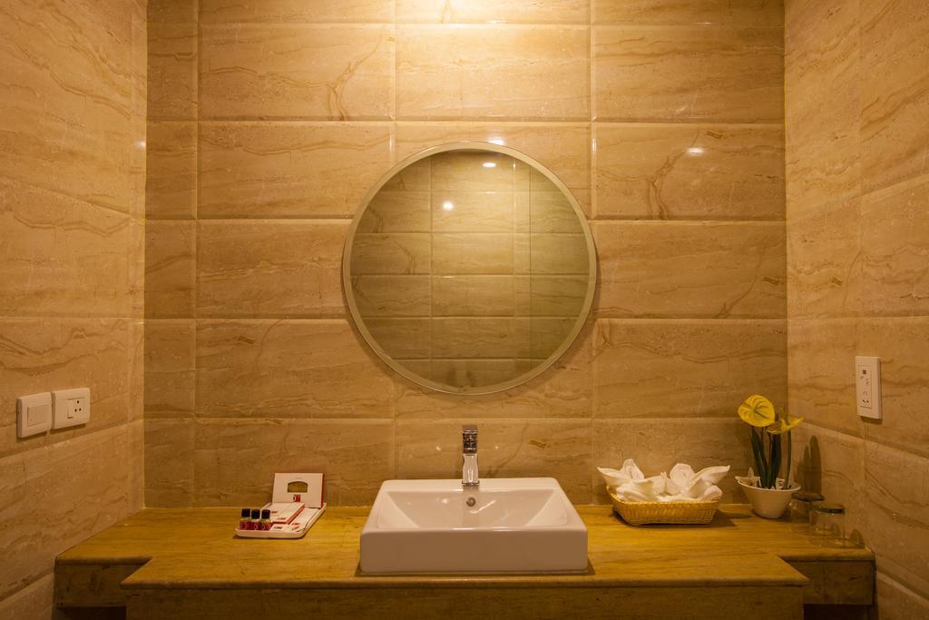 Velvet Clarks Exotica Hotel Zirakpur Eksteriør billede