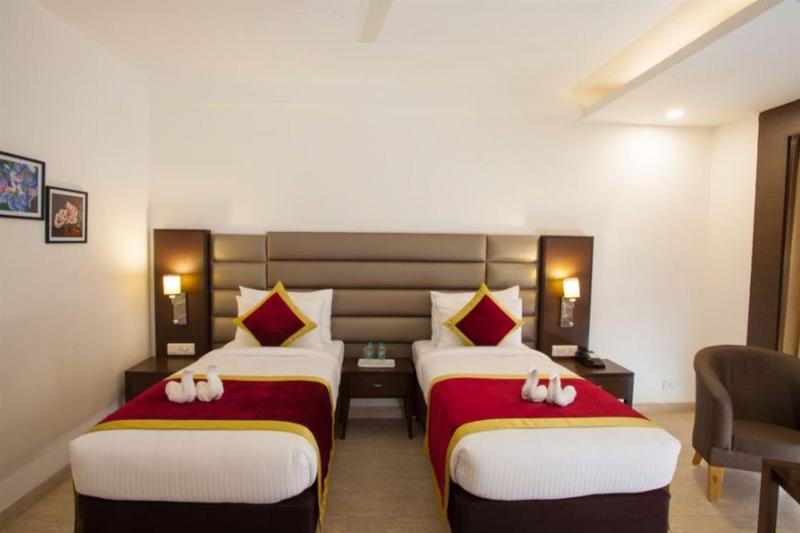 Velvet Clarks Exotica Hotel Zirakpur Eksteriør billede