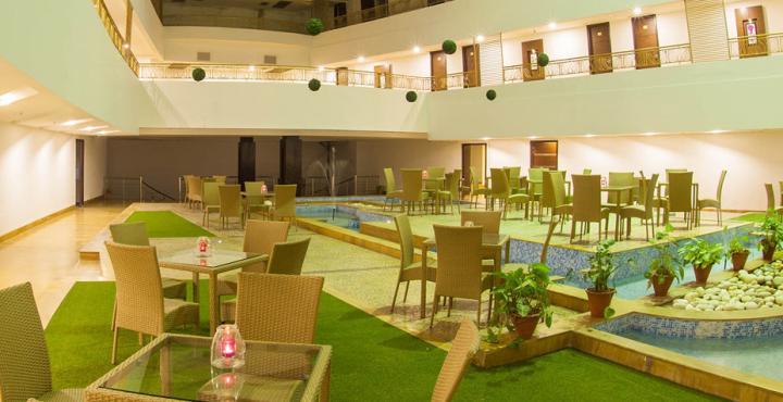 Velvet Clarks Exotica Hotel Zirakpur Eksteriør billede